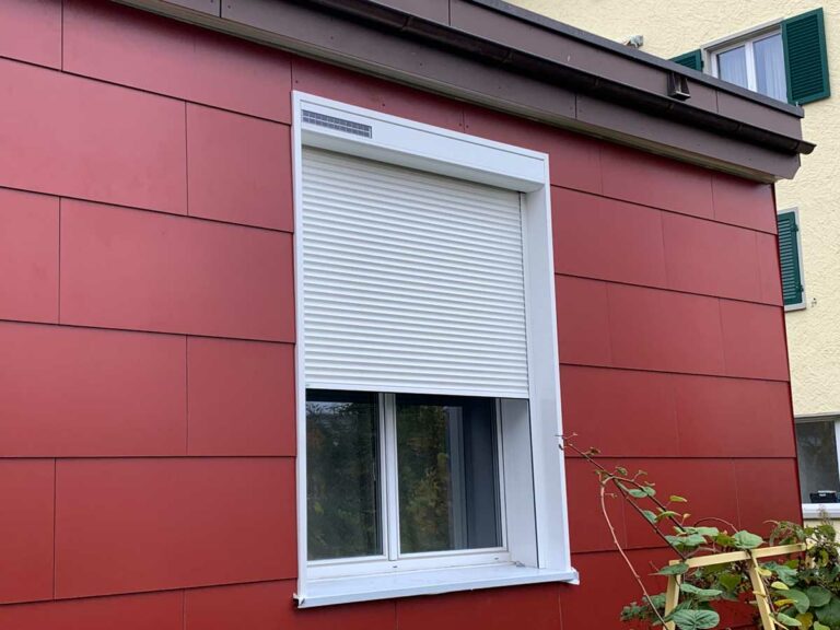 Bubendorff Solar-Rollläden | Produkte | EM Sonnenschutz - Mit Bubendorff Solar-Rollladen sind Sie immer auf der sicheren Seite. Diese modernen Rollladen verfügen über einen langlebigen Akku und brauchen durch den niedrig gehaltenen Ladestrom keine dauerhafte direkte Sonneneinstrahlung für den Betrieb.