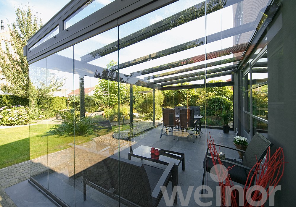 Glasoase | Produkte | EM Sonnenschutz - Fließende Übergänge nach draußen bietet Ihnen die elegante weinor Glasoase®. Sie besteht aus einem Terrassendach Terrazza, das mit Ganzglas-Elementen zum ungedämmten Wintergarten geschlossen werden kann.