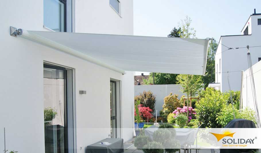 Soliday XS | Produkte | EM Sonnenschutz Bild - Das Sonnensegel SOLIDAY-XS besticht durch seine puristische Formgebung, innovative Technik und Design.